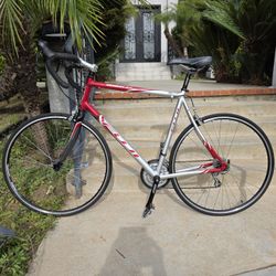 Fuji Newest 3.0 Road Bike 