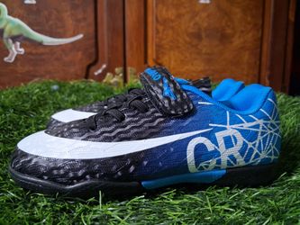 Kids 11.5c turf soccer cleats