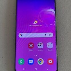 GALAXY s10(128gigs).... FACTORY UNLOCKED!!!!....NO TRADE