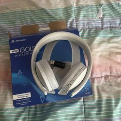 PlayStation Gold Wireless Headset 