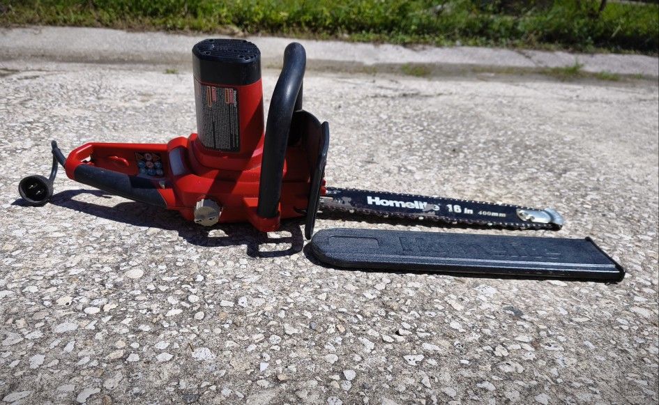 Homelite 16 in 12 Amp 400mm Electric Chainsaw, Used.