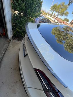 Oem tesla model y performance carbon fiber spoiler