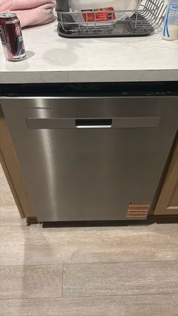 Brand new never used 24 inch whirlpool dishwasher