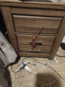 2 Drawer Nightstand