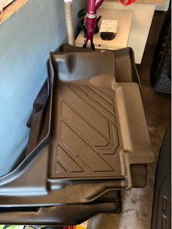 I have tonneau cover for Toyota Tacoma 2024 and weather tech floor mat too the set for $300