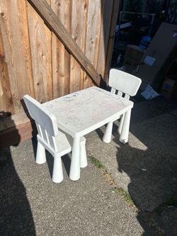Kids crafting table