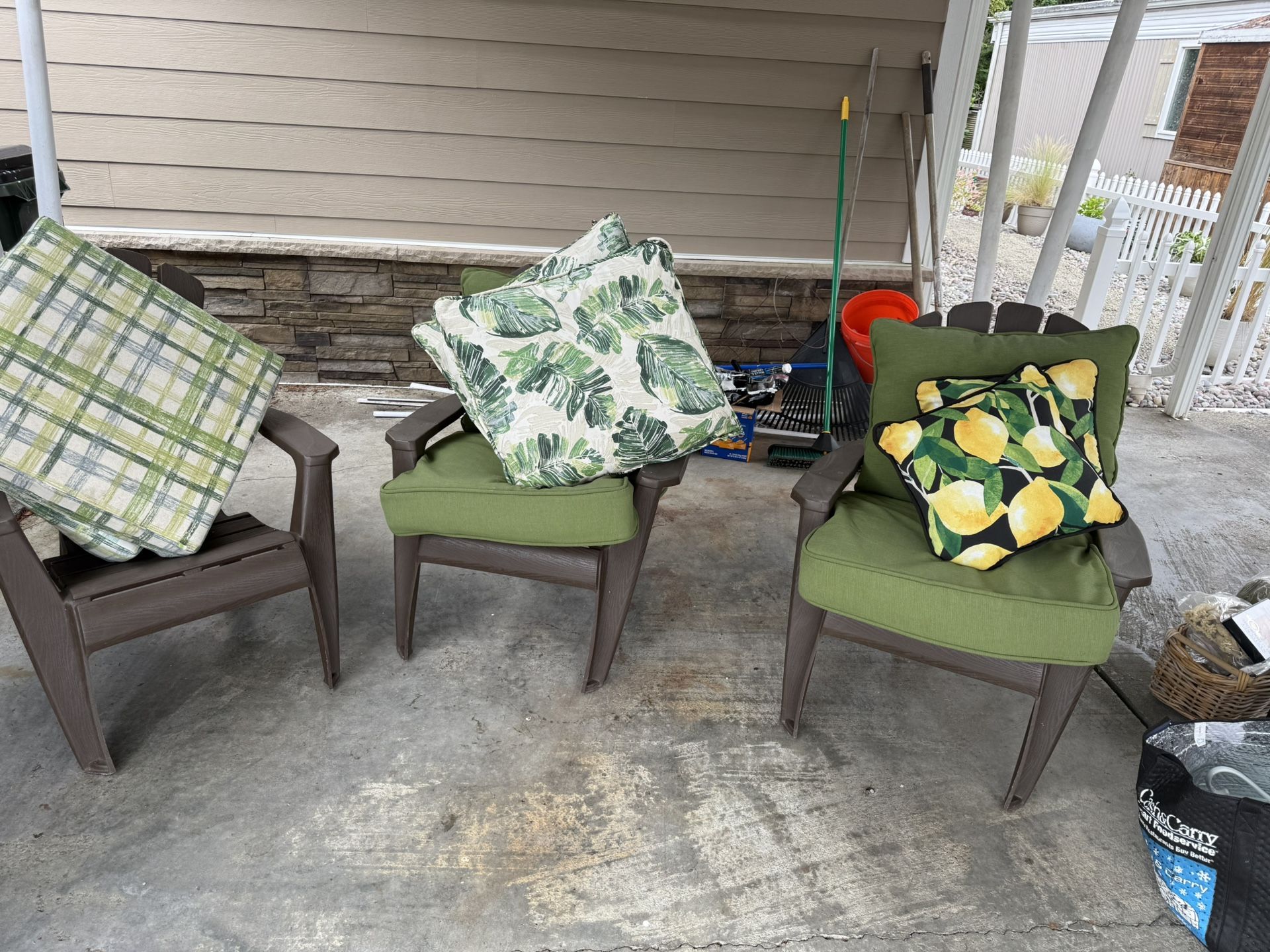 4 Cushions For Chairs Or Patio Couches W/pillow 