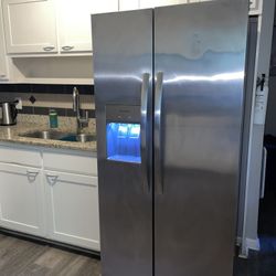 Frigidaire Refrigerator 