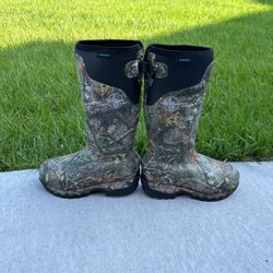 Lincoln Outfitters Muck Boots 