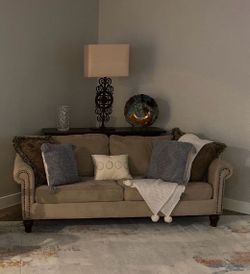 Pier one couch