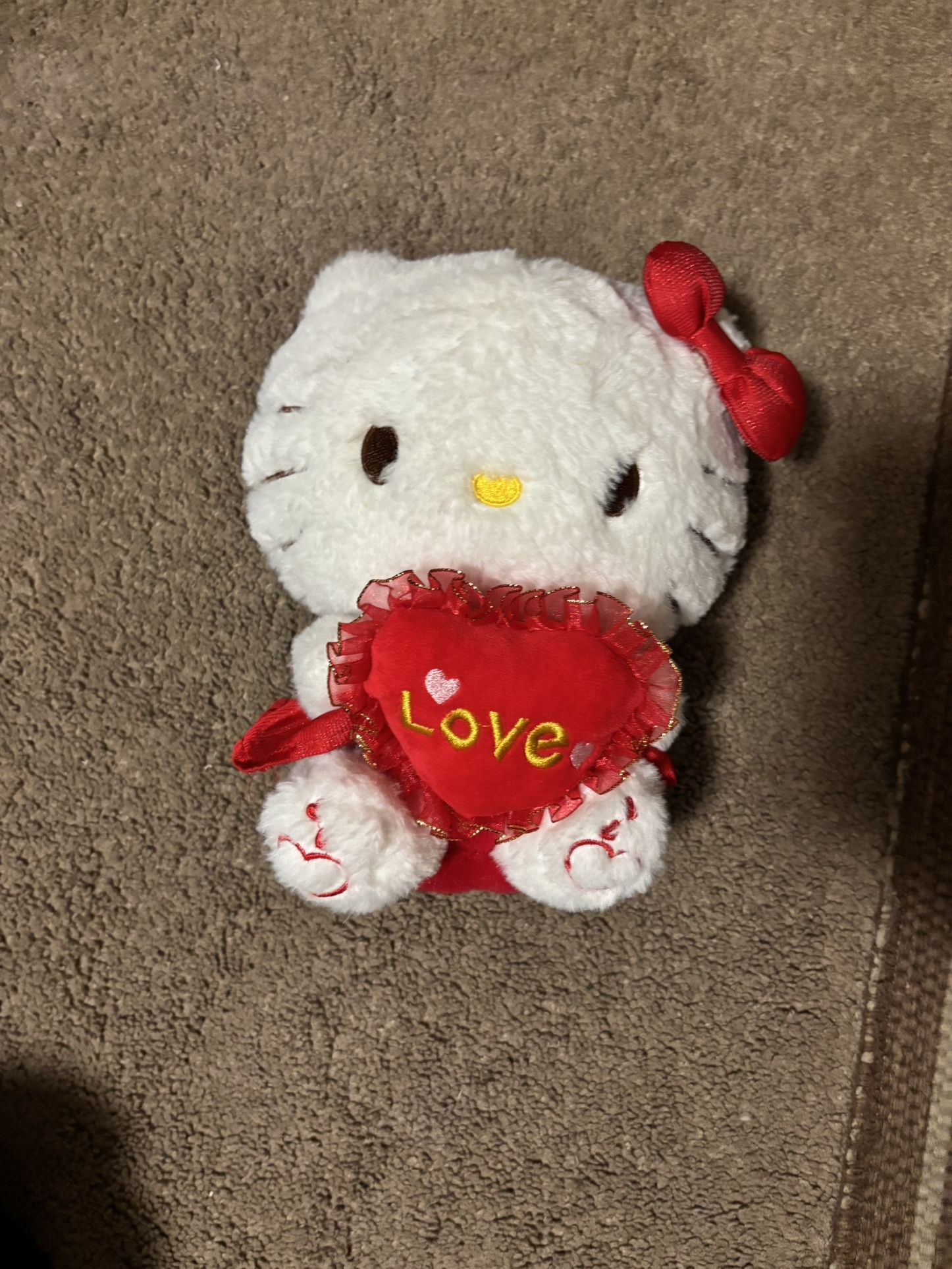 hello kitty love plushie