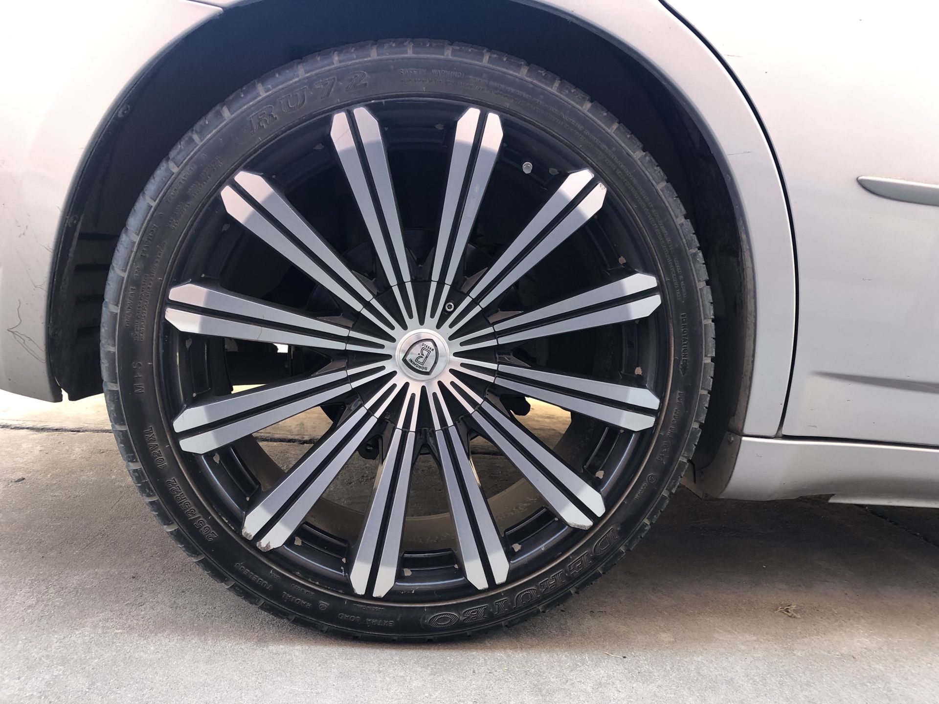 22 inch Borghini Wheels all 4 with tires, tires need replacement.