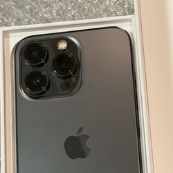 iPhone 13 PRO 256GB UNLOCKED Like New 