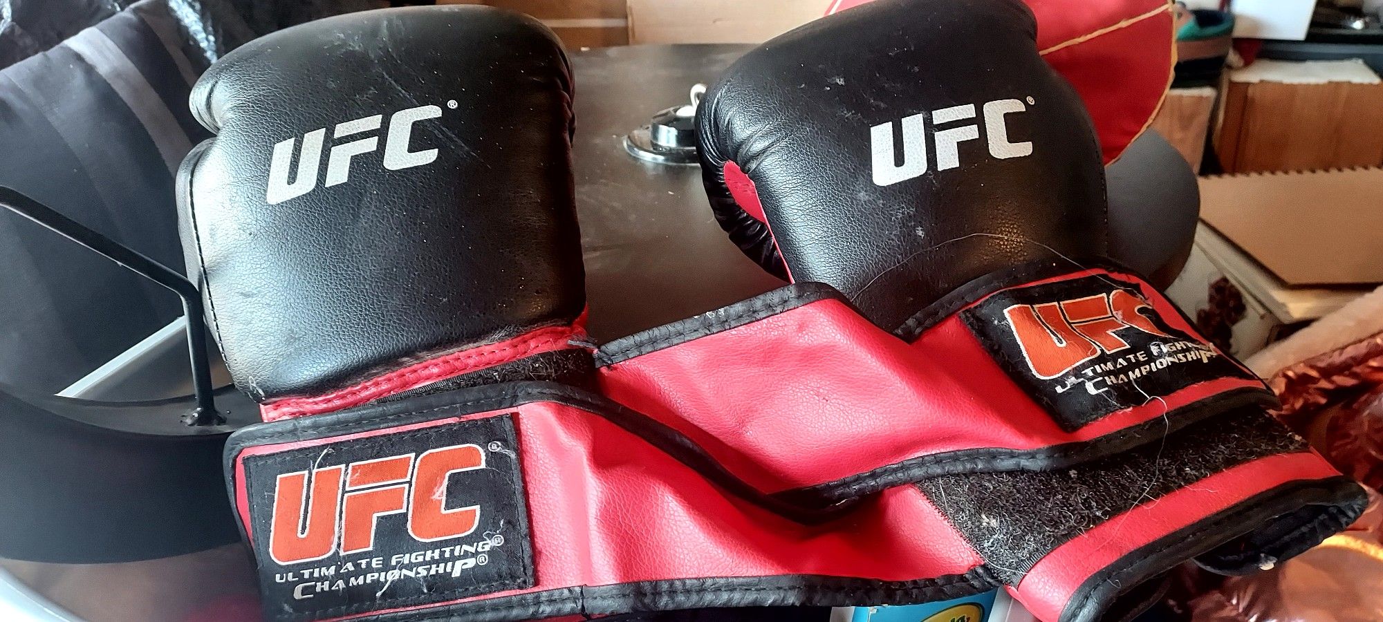 UFC Boxing Gloves 12 Oz