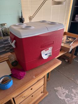 50qt Rubbermaid ice chest