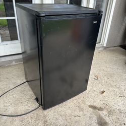 Mini Fridge 