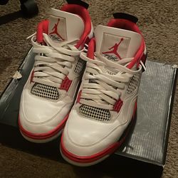 Jordan 4 fire Red