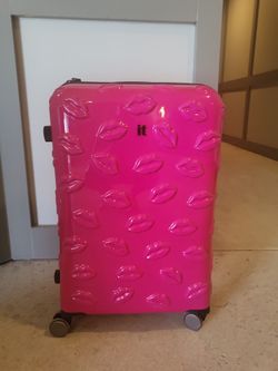 Medium Luggage