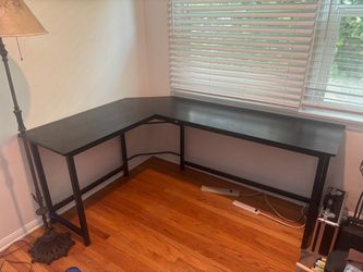 Black L-shaped Desk