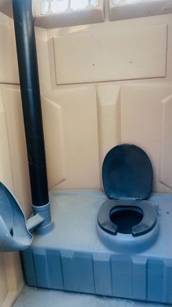 Porta potty