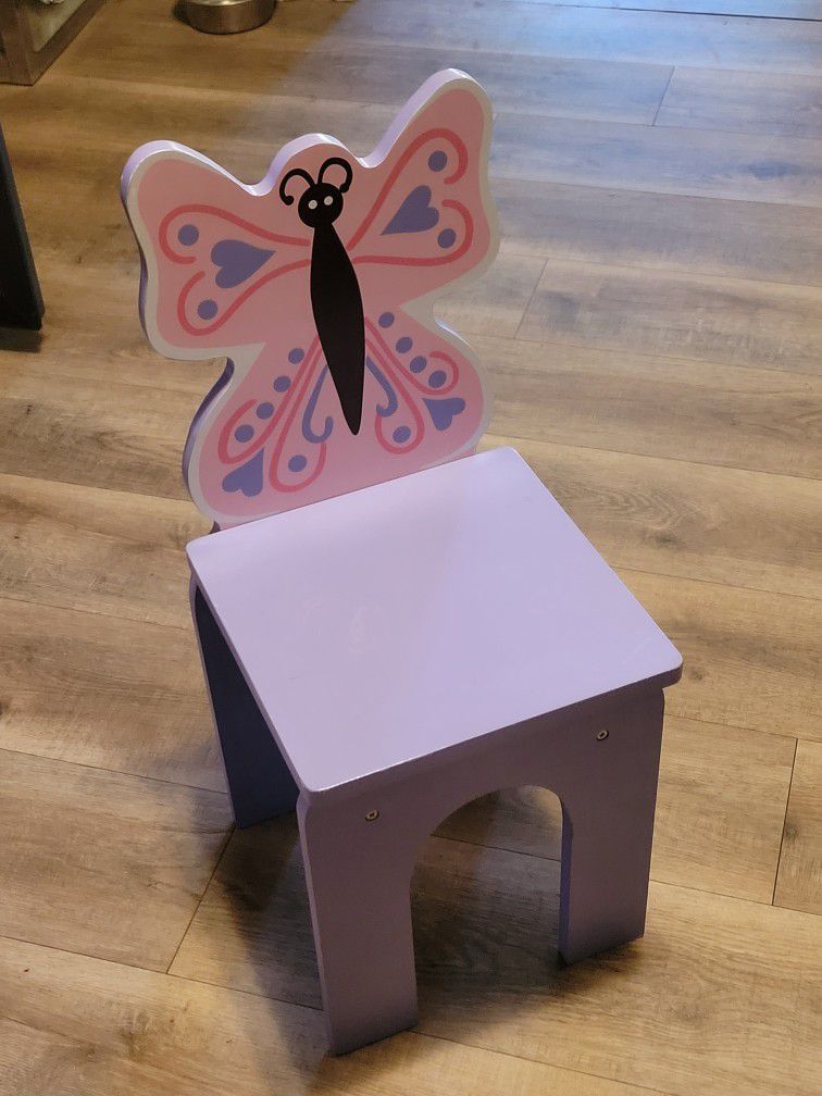 2014 Child's Wood Butterfly Chair ADORABLE 