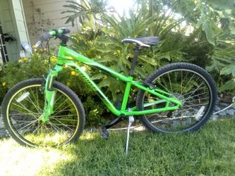 24 inch specialized mountain bike