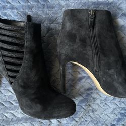 Via Spiga Women's Black Suede 8  Boots Boot Shoe Ankle 