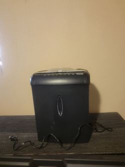 CassMate 8 Sheet Paper  Shredder /! MOVING