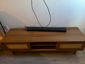 Entertainment center
