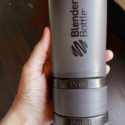 Fitness gear - Shake bottle with supplements storage, skipping rope, adidas fleece, Abs roller core workout