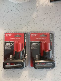 Milwaukee m12 2 battery xc5.0