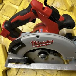 18 v circular saw milwaukee brushless 7.1/4