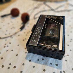 Vintage Sanyo Walkman - Works