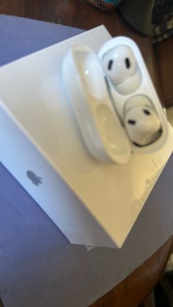 New Apple AirPods Wireless Earbuds 2nd Generation