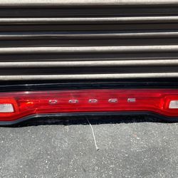 2011-2014 Dodge Charger Center Trunk Deck Lid Tail Light Lamp OEM