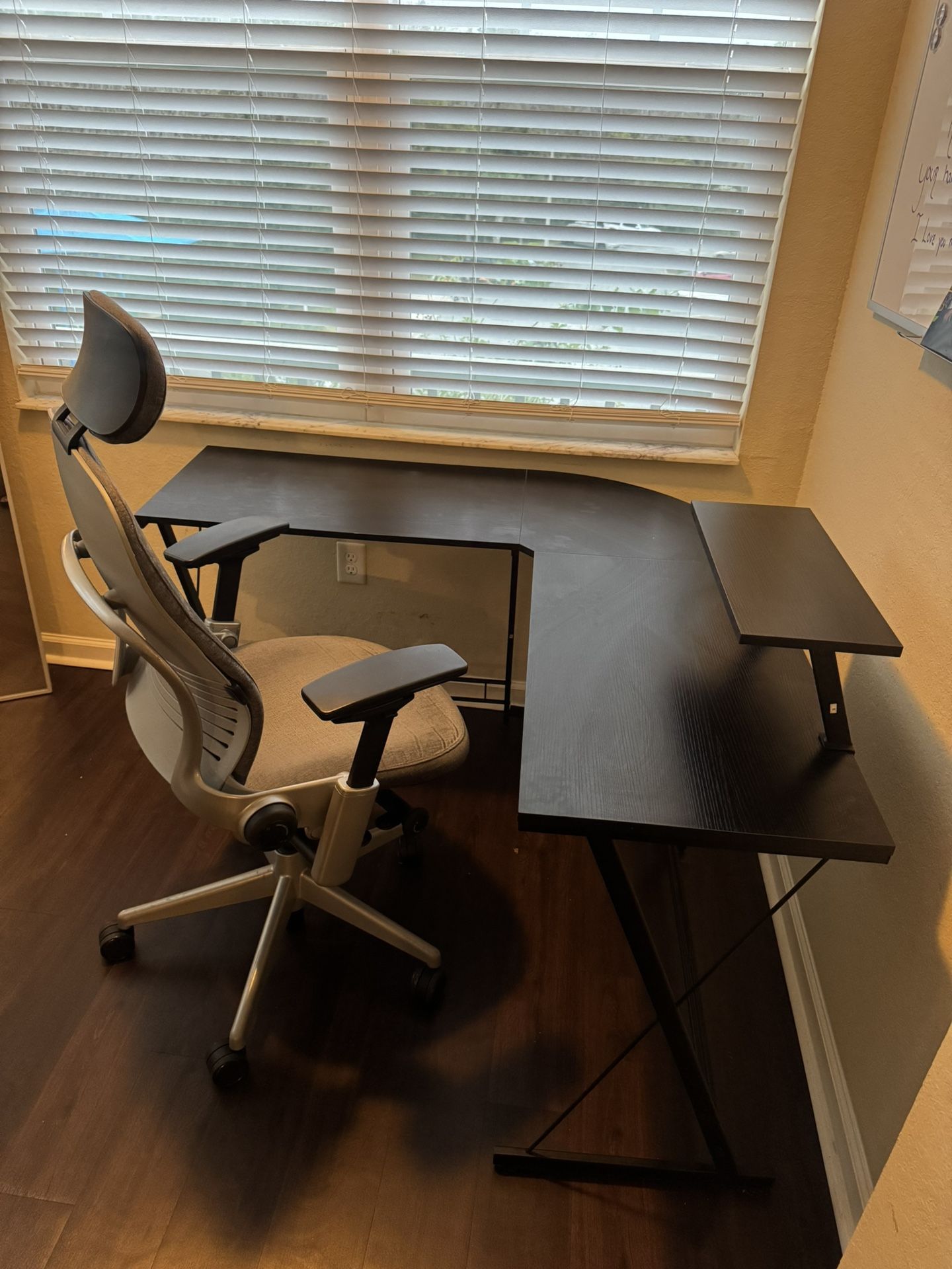 Desk & Computer Chair