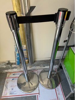 Stanchions retractable belt