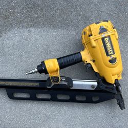 DeWalt air powered nail gun D51844 - not working—PARTS ONLY 