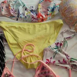 Women's Size L And XL Swim Suits 