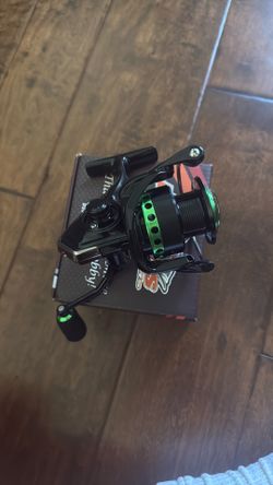 dobyns maverick spinning reel 2500 size left or right