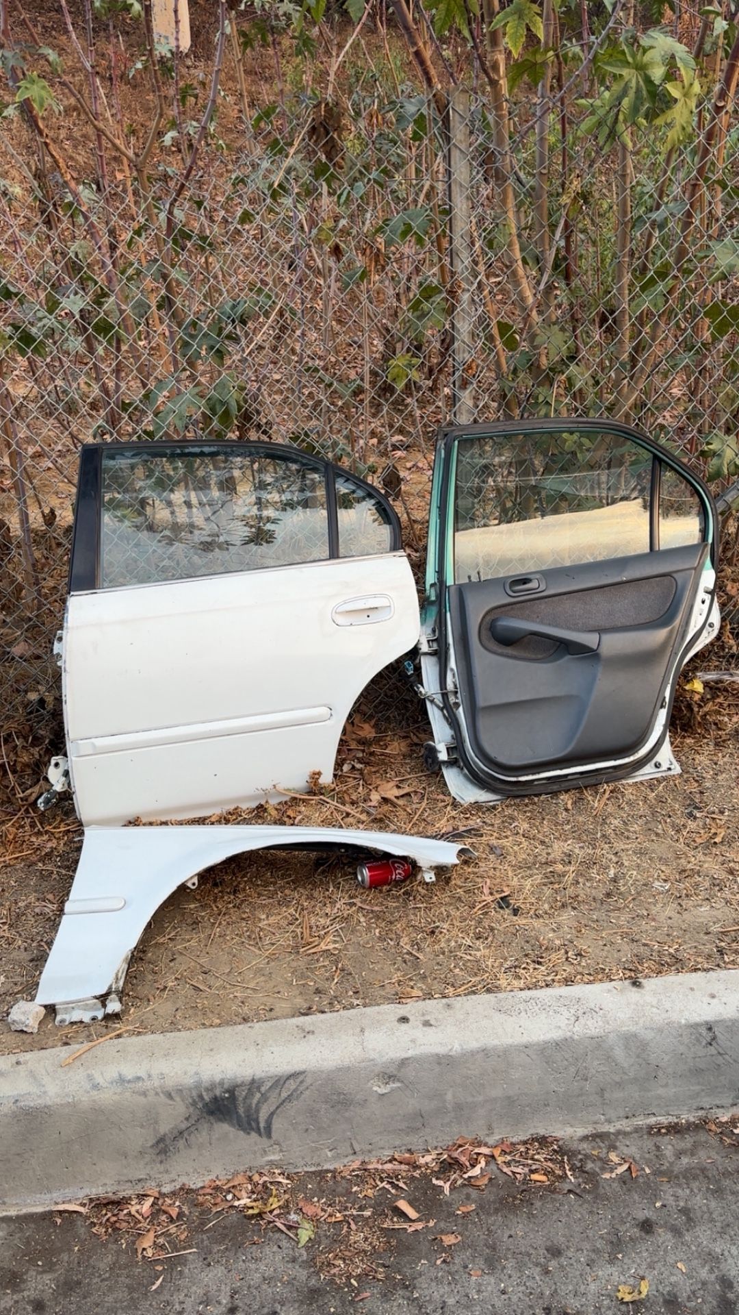 1996-200 Ex Honda Civic Seen Two Rear Doors And Right Side Fender