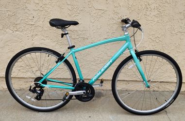 Women's Raleigh Hybrid Road Bike - Tuned up - Ready to Ride