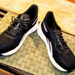 Men's Size 9 And 1/2 Steel Toe Reebok Sneakers