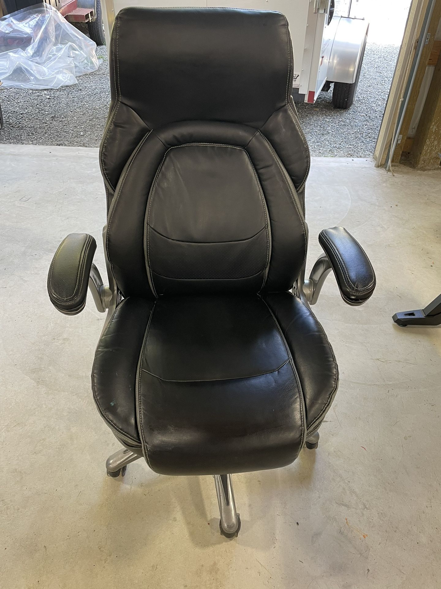 Leather Manager Rolling Chair