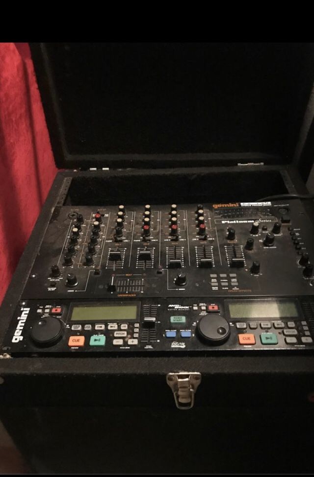 Gemini PS Dj mixer gemini pro stereo preamp mixer/digital platinum series ps-747 w/ Gemini CD 240