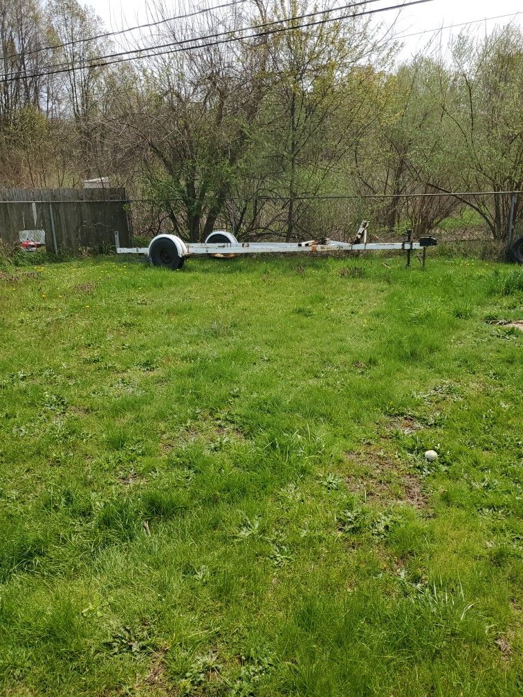 21 an a half V BOTTOM BOAT TRAILER
