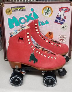 Moxi Lolly Roller Skates ~ NEW in box ~ Poppy Red ~ sz 8 (women's sz 9.0-9.5) ~