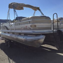 25’ Pontoon boat