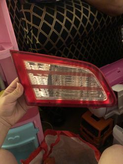 2003-2006 Infiniti G35 trunk Tail Light