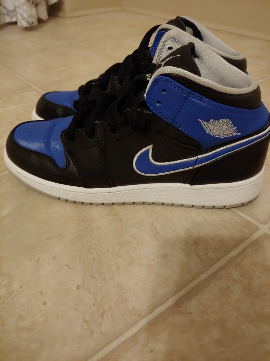 Jordan 1's size 6 youth